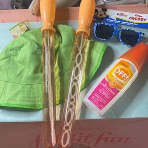 NEW Summer Bundle. Hat, Mickey Shades, 2 carrot bubble wands, 1-6 oz OFF family